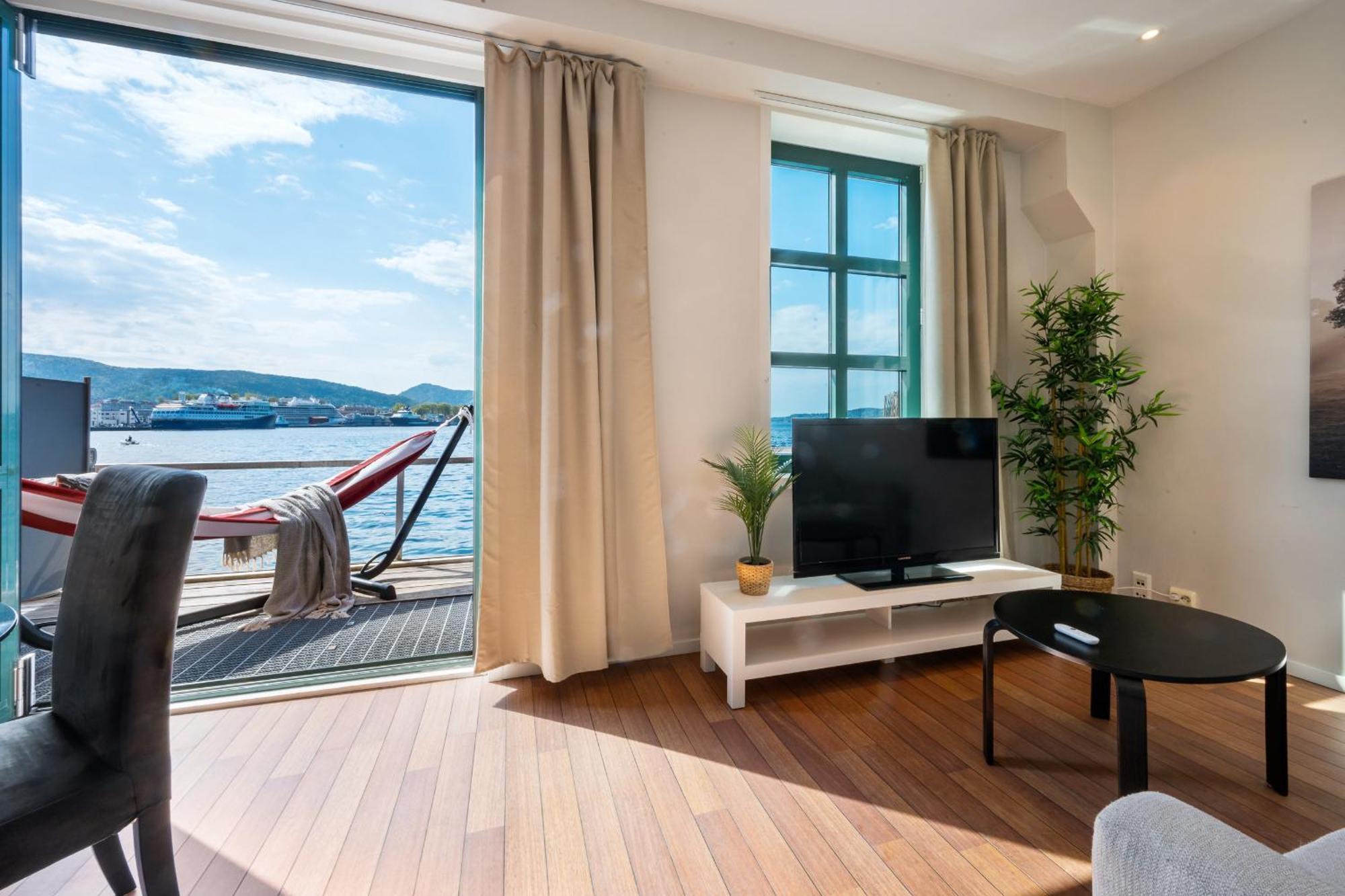Lejlighed New! Sea Front Apt. With Terrace Above The Sea! Bergen