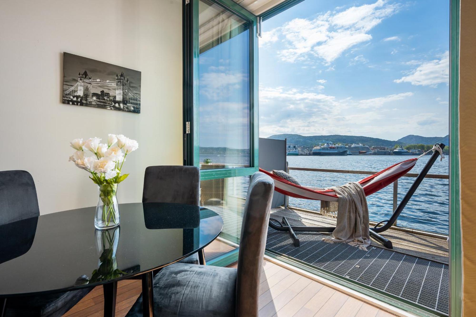 Lejlighed New! Sea Front Apt. With Terrace Above The Sea! Bergen